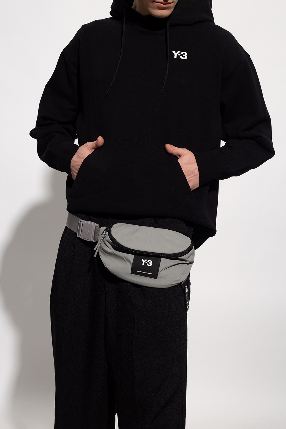 3 Yohji Yamamoto - Elisabetta Franchi interwoven leather chain